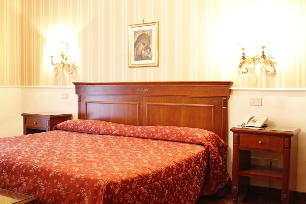 Hotel Torino — Hotel rooms in Rome, Lazio