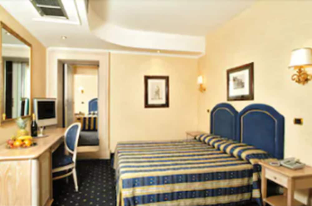 Hotel Valle — Hotel rooms in Rome, Lazio