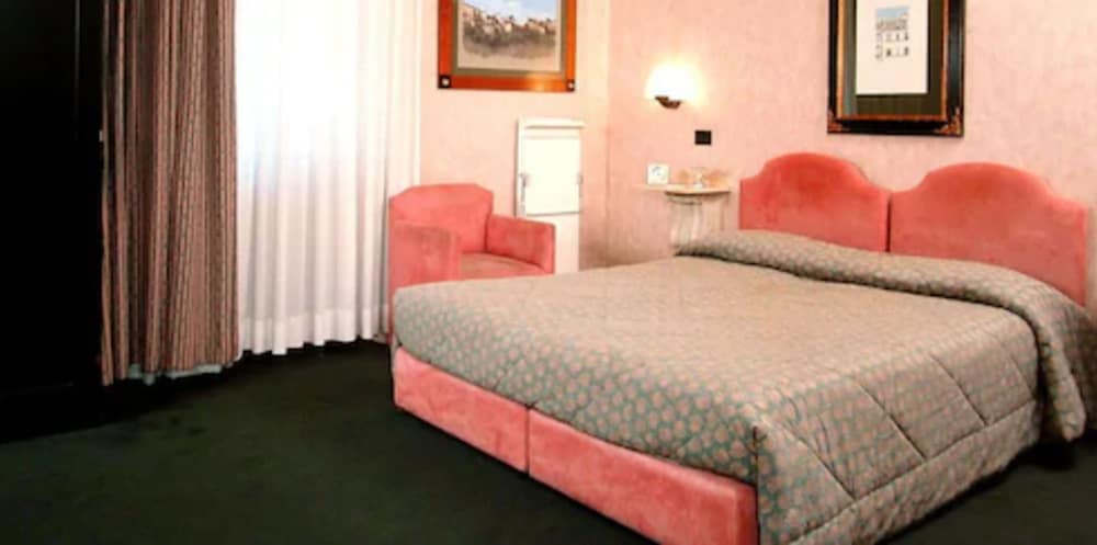Hotel Valle — Hotel rooms in Rome, Lazio
