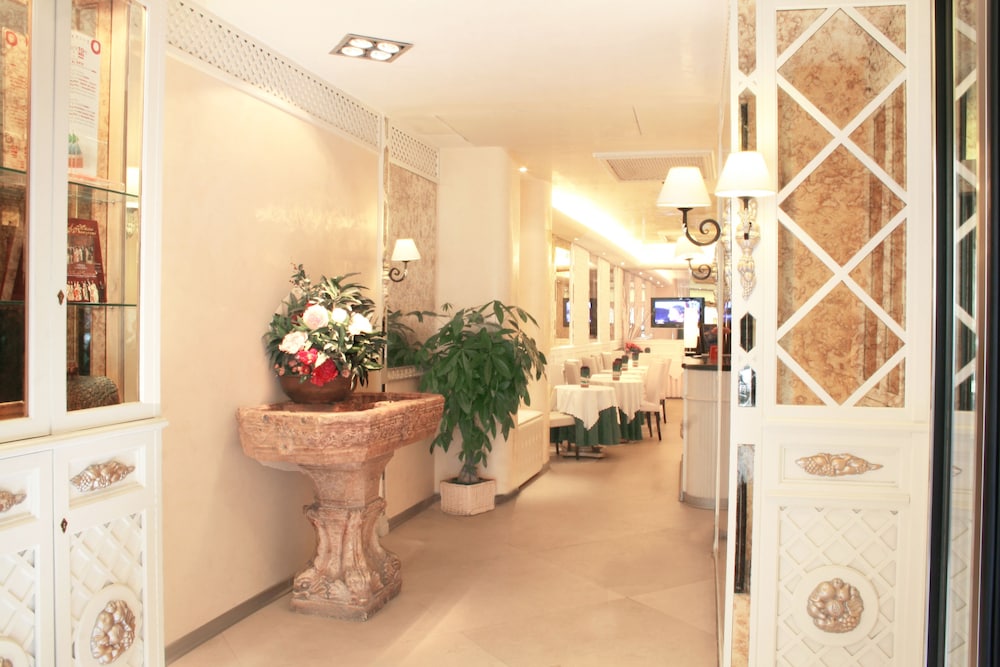 Hotel Valle — Restaurant & bars in Rome, Lazio