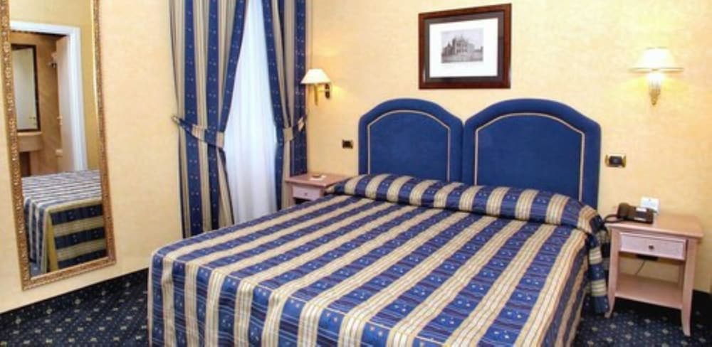 Hotel Valle — Hotel rooms in Rome, Lazio