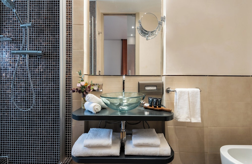 Leonardo Boutique Hotel Rome Termini — Hotel rooms in Rome, Lazio