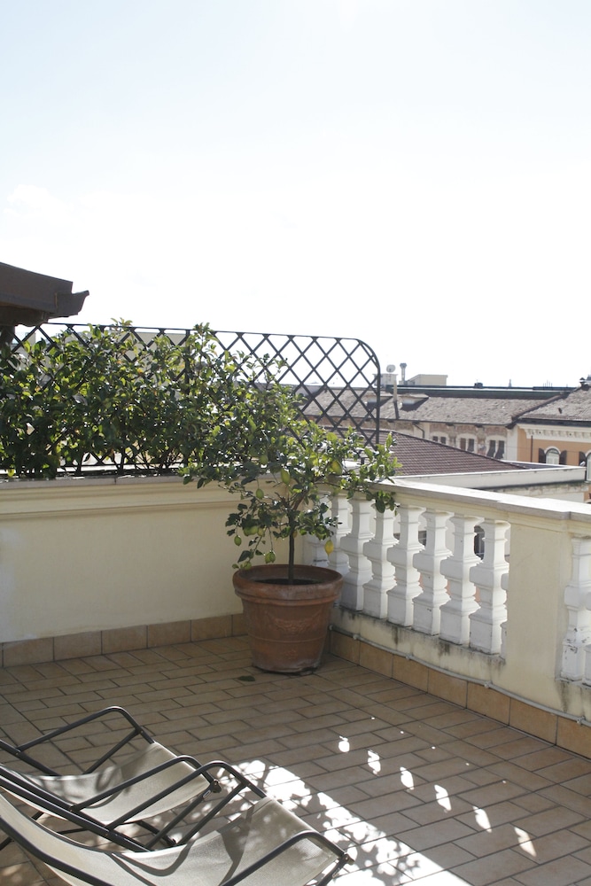 Villa Pinciana — Hotel rooms in Rome, Lazio