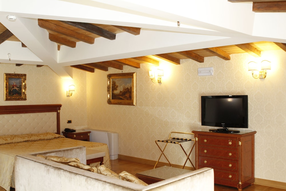 Villa Pinciana — Hotel rooms in Rome, Lazio