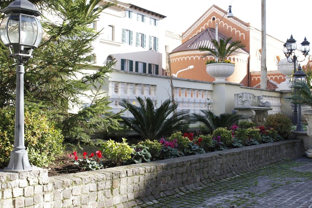 Villa Pinciana - zdjęcie 2