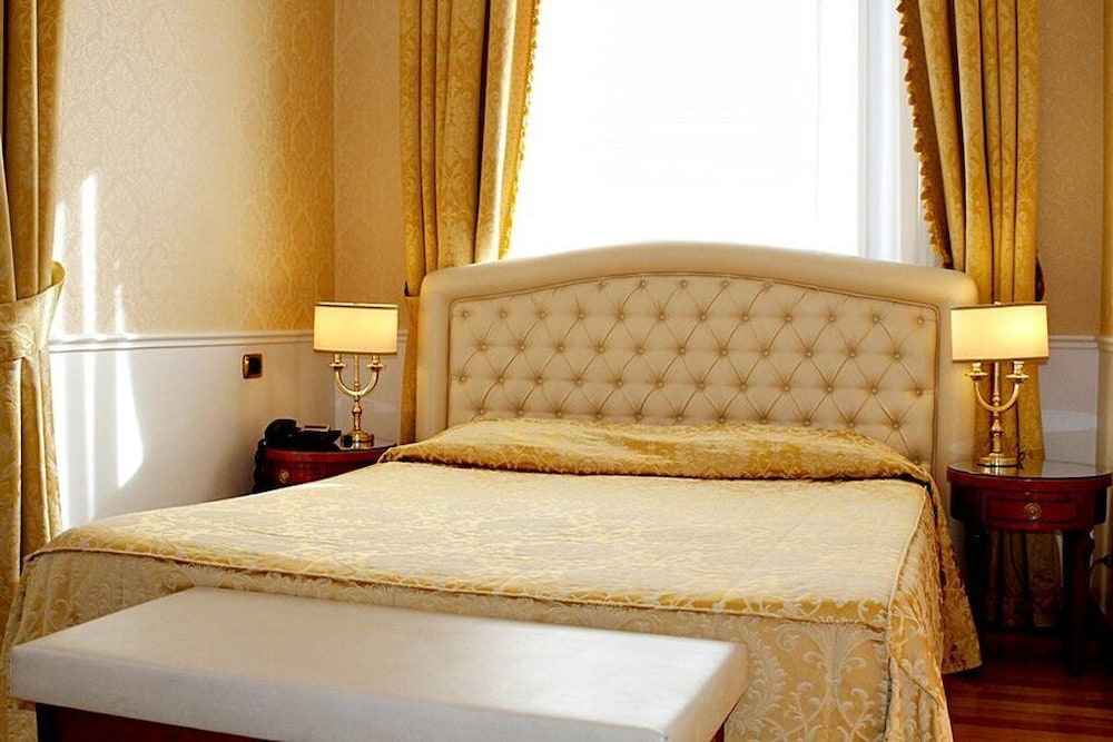Villa Pinciana — Hotel rooms in Rome, Lazio