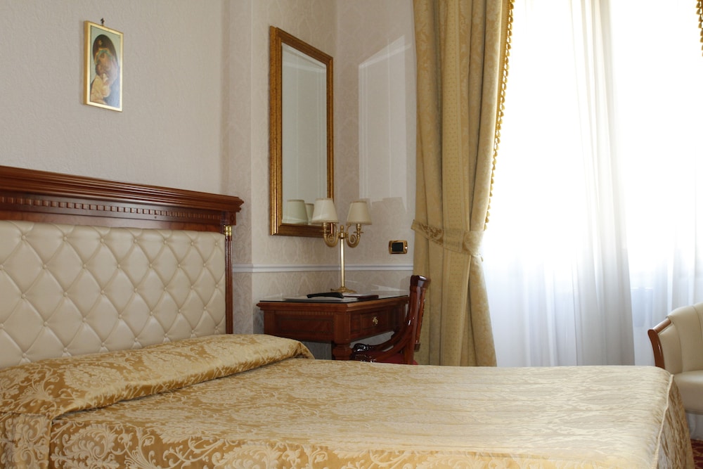 Villa Pinciana — Hotel rooms in Rome, Lazio