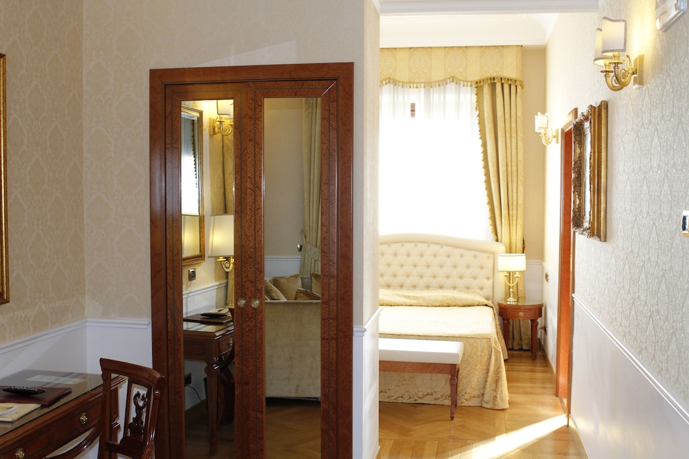 Villa Pinciana — Hotel rooms in Rome, Lazio