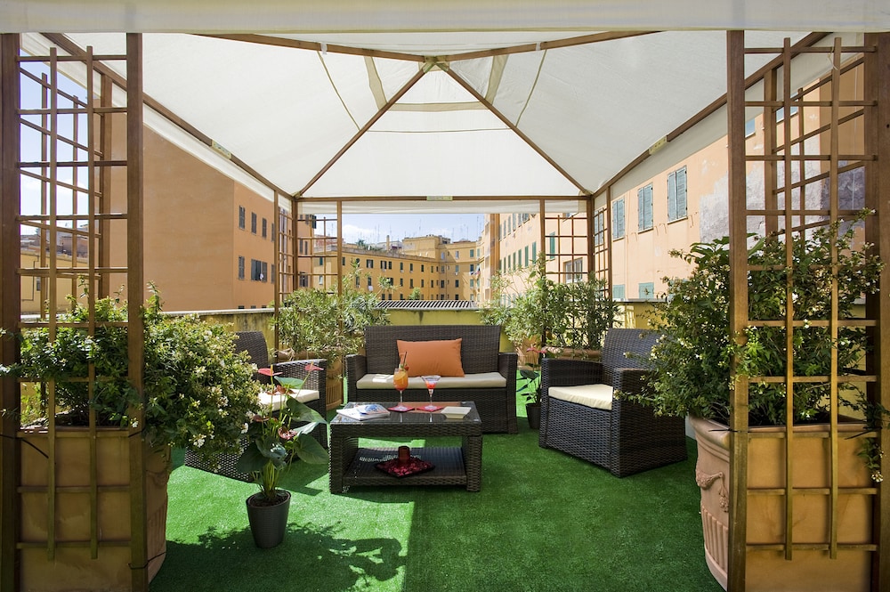 Hotel Villa San Lorenzo Maria — Hotel building in Rome, Lazio