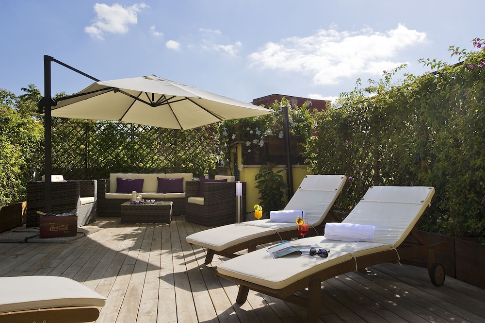 Hotel Villa San Lorenzo Maria — Restaurant & bars in Rome, Lazio