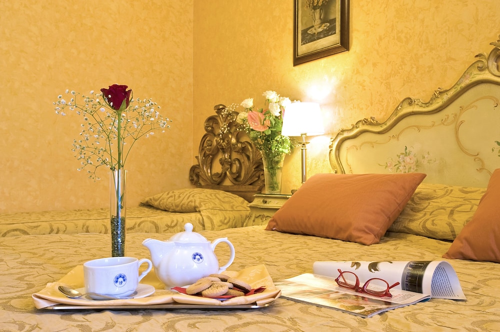 Hotel Villa San Lorenzo Maria — Hotel rooms in Rome, Lazio