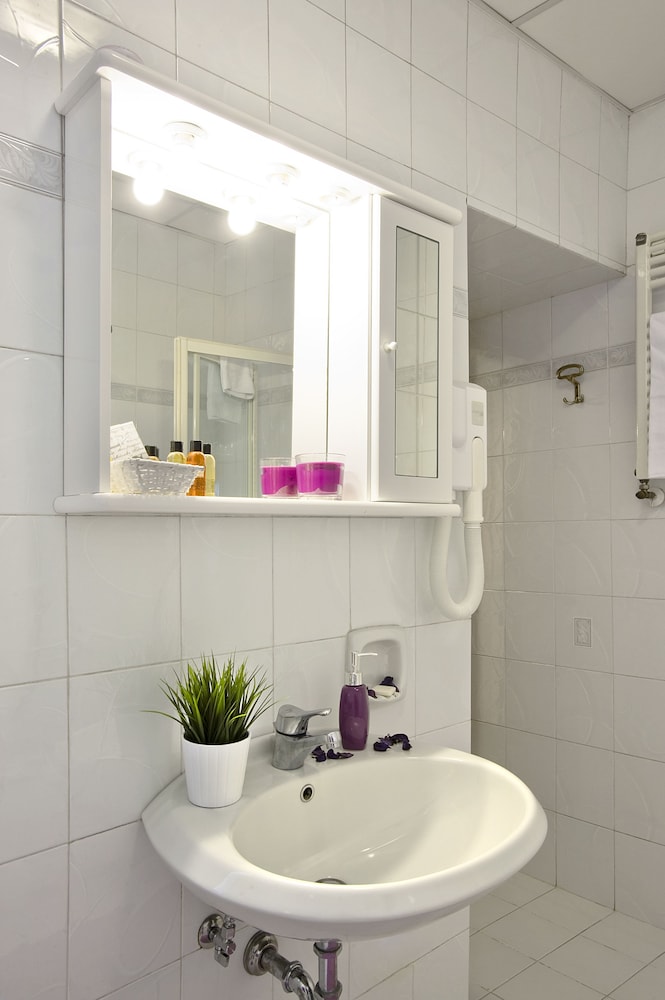 Hotel Villa San Lorenzo Maria — Hotel rooms in Rome, Lazio