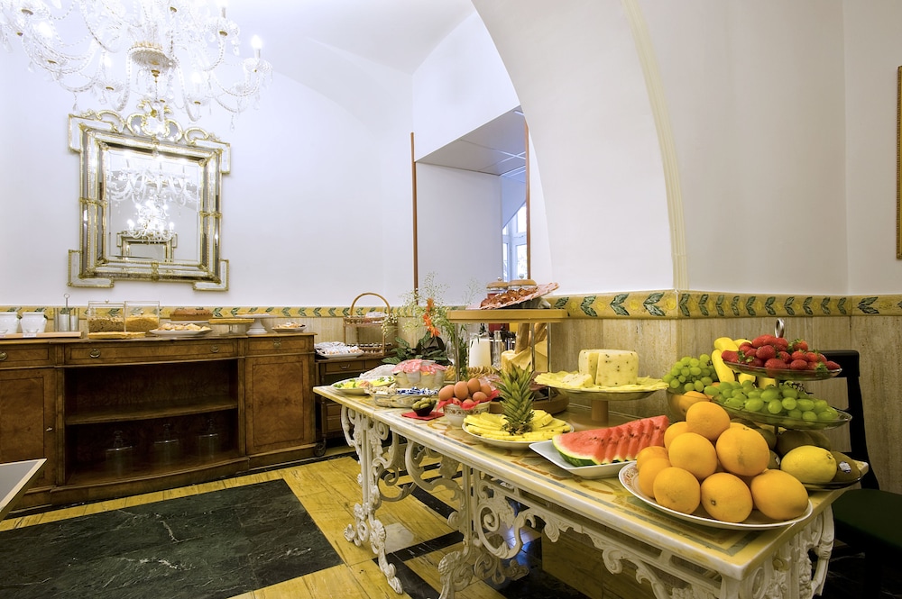 Hotel Villa San Lorenzo Maria — Restaurant & bars in Rome, Lazio