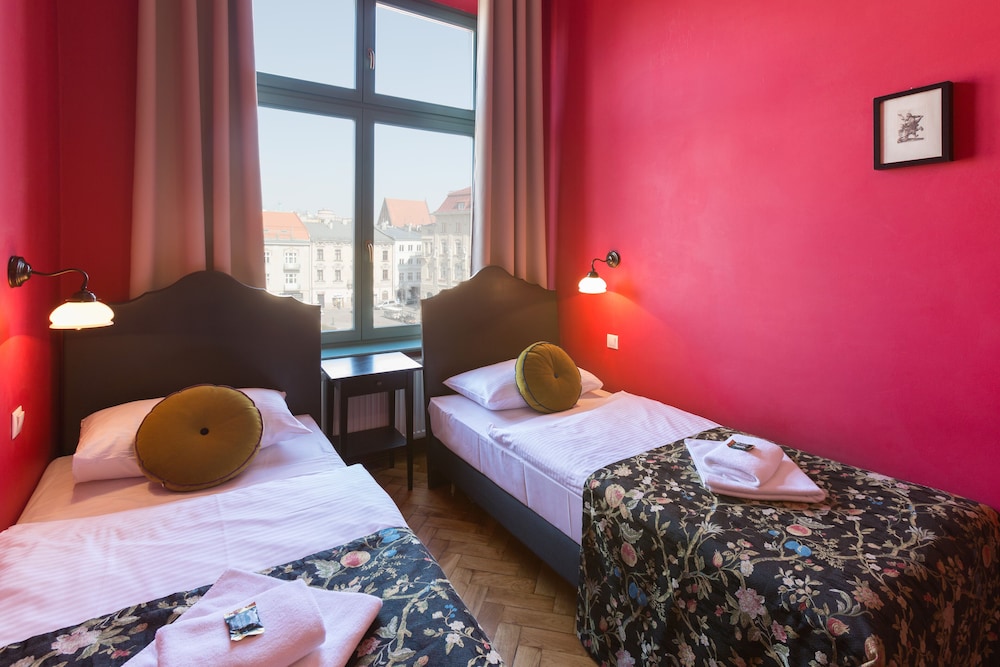 Antique Apartments - Plac Szczepanski — Hotel rooms in Krakow, Lesser Poland
