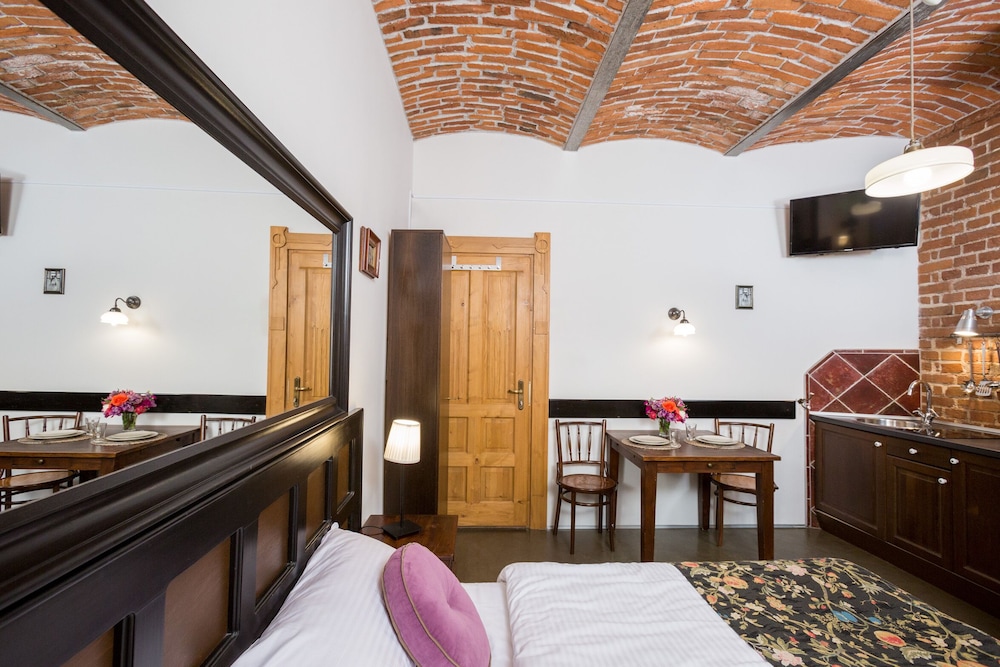 Antique Apartments - Plac Szczepanski — Hotel rooms in Krakow, Lesser Poland