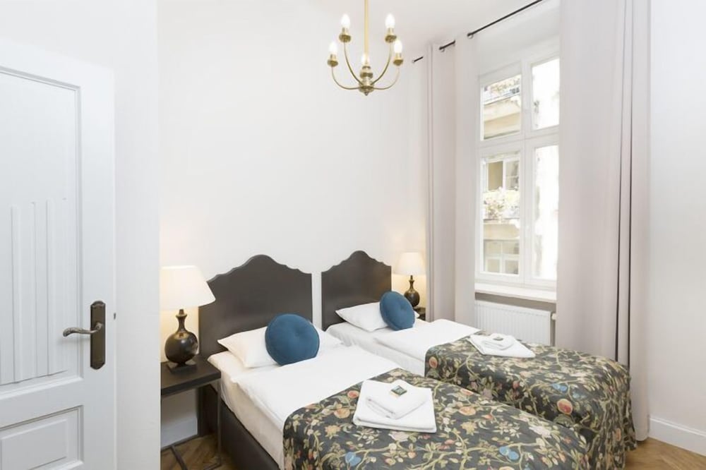 Antique Apartments - Plac Szczepanski — Hotel rooms in Krakow, Lesser Poland