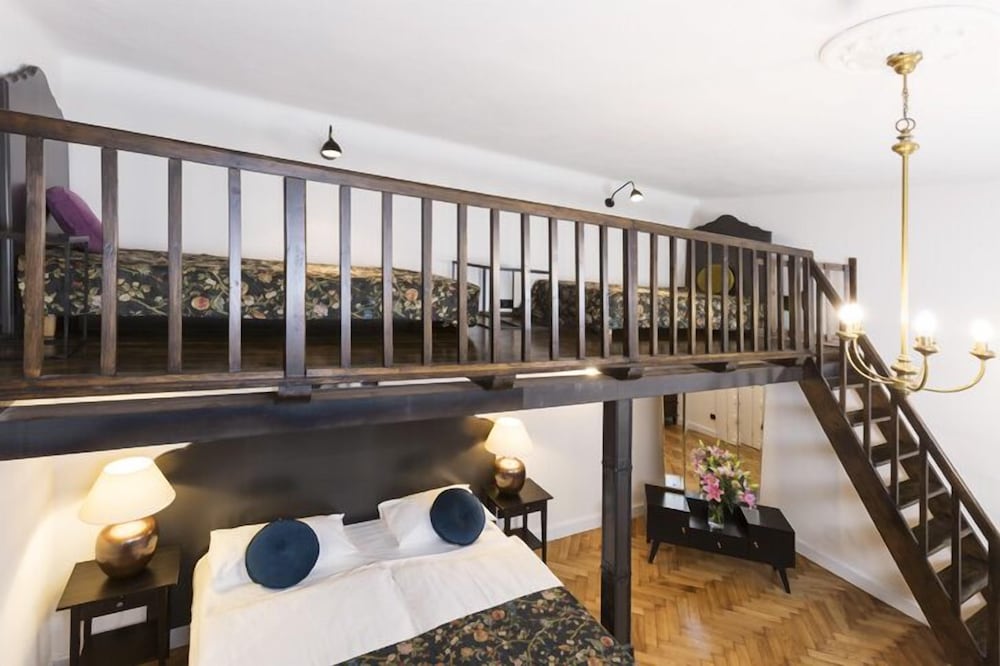 Antique Apartments - Plac Szczepanski — Hotel rooms in Krakow, Lesser Poland
