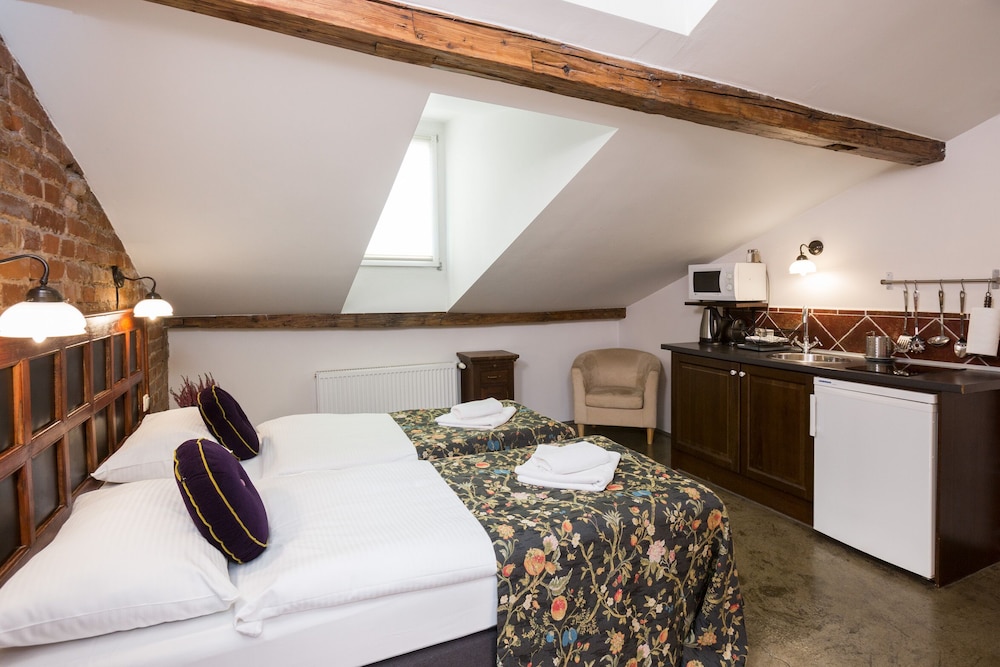 Antique Apartments - Plac Szczepanski — Hotel rooms in Krakow, Lesser Poland