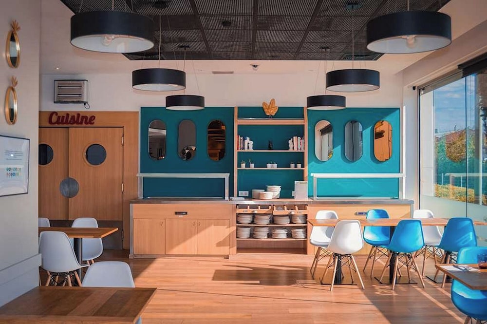 Travelodge BCN Cornellá Fira — Restaurant & bars in Barcelona, Catalonia