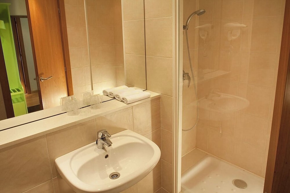 Travelodge BCN Cornellá Fira — Hotel rooms in Barcelona, Catalonia