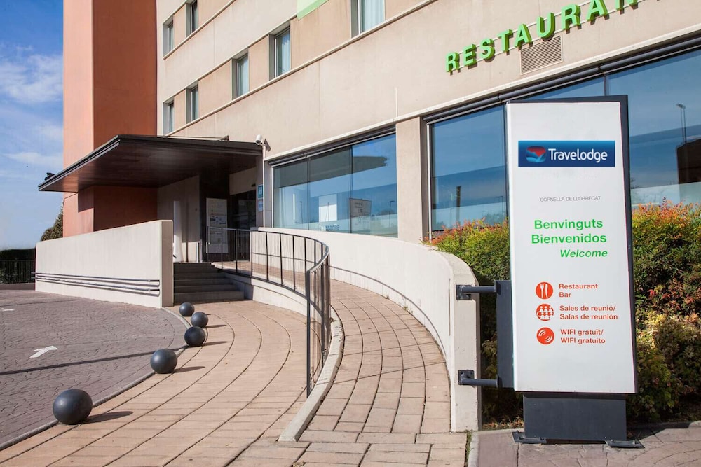 Travelodge BCN Cornellá Fira — Hotel building in Barcelona, Catalonia