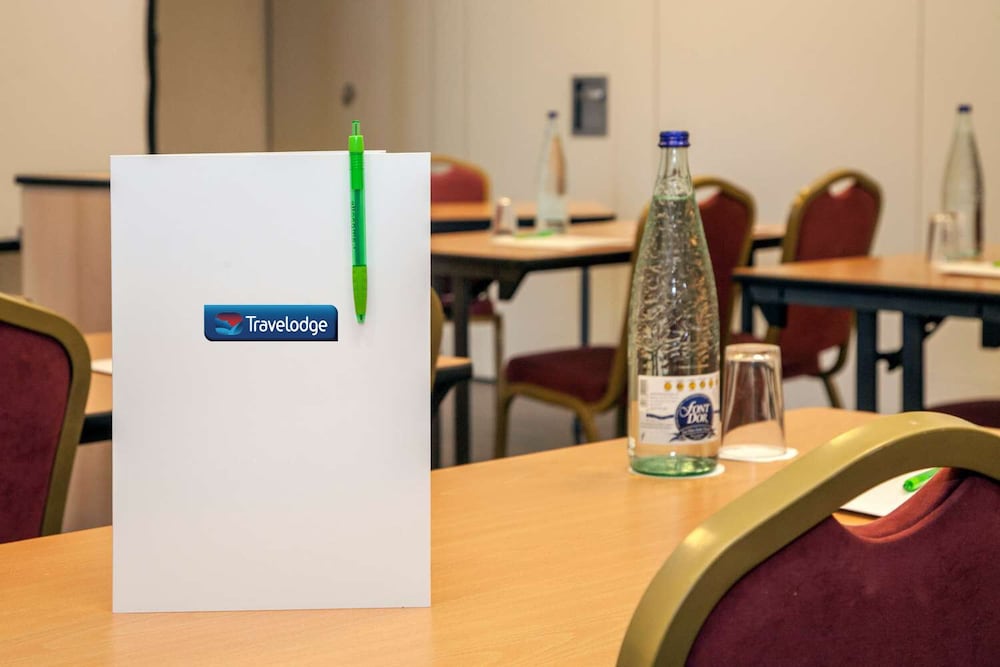 Travelodge BCN Cornellá Fira — Hotel building in Barcelona, Catalonia