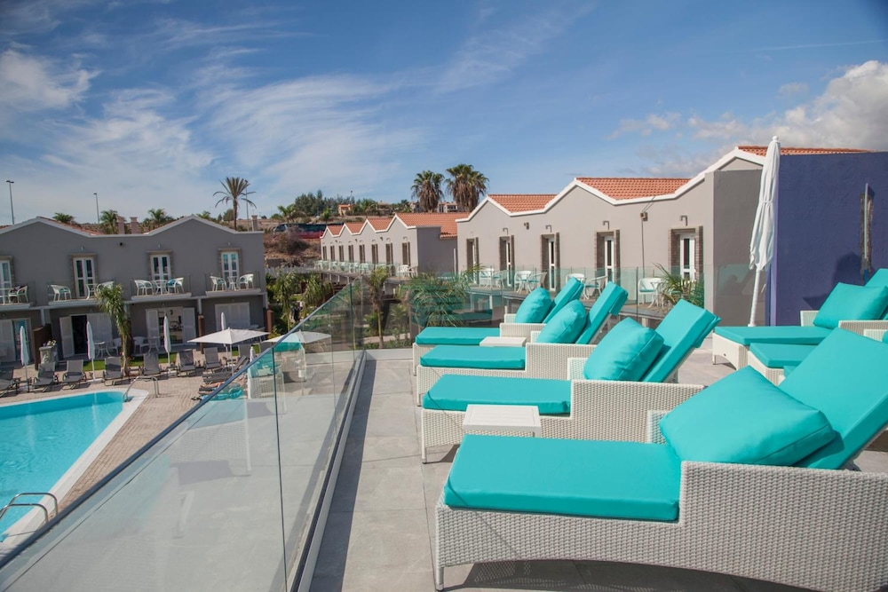 Hotel LIVVO Los Calderones - Adults Recommended — Hotel building in Maspalomas, Canary Islands