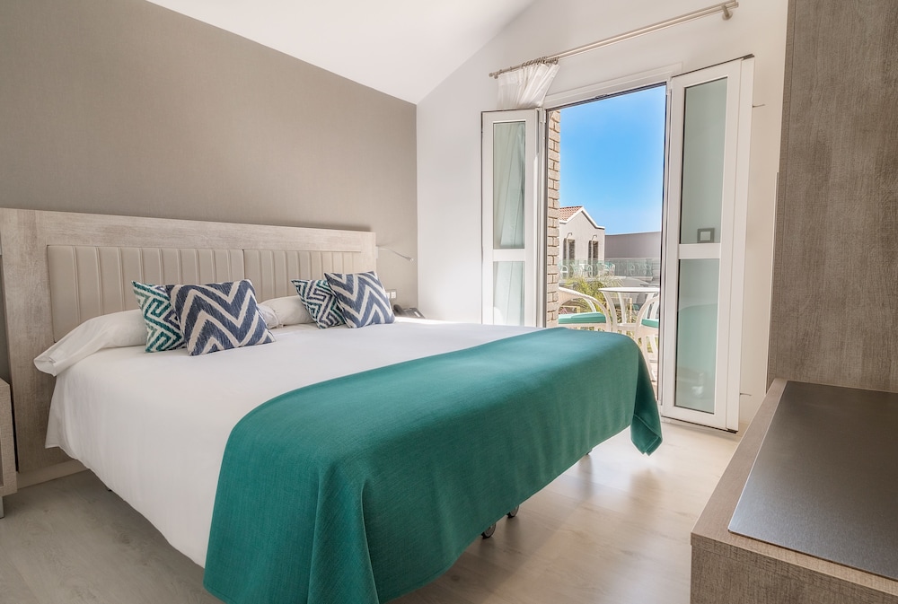 Hotel LIVVO Los Calderones - Adults Recommended — Hotel rooms in Maspalomas, Canary Islands