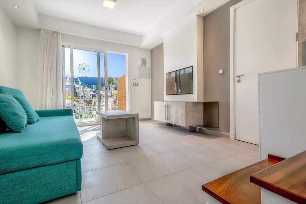 Hotel LIVVO Los Calderones - Adults Recommended — Hotel rooms in Maspalomas, Canary Islands