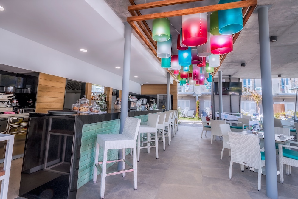 Hotel LIVVO Los Calderones - Adults Recommended — Restaurant & bars in Maspalomas, Canary Islands