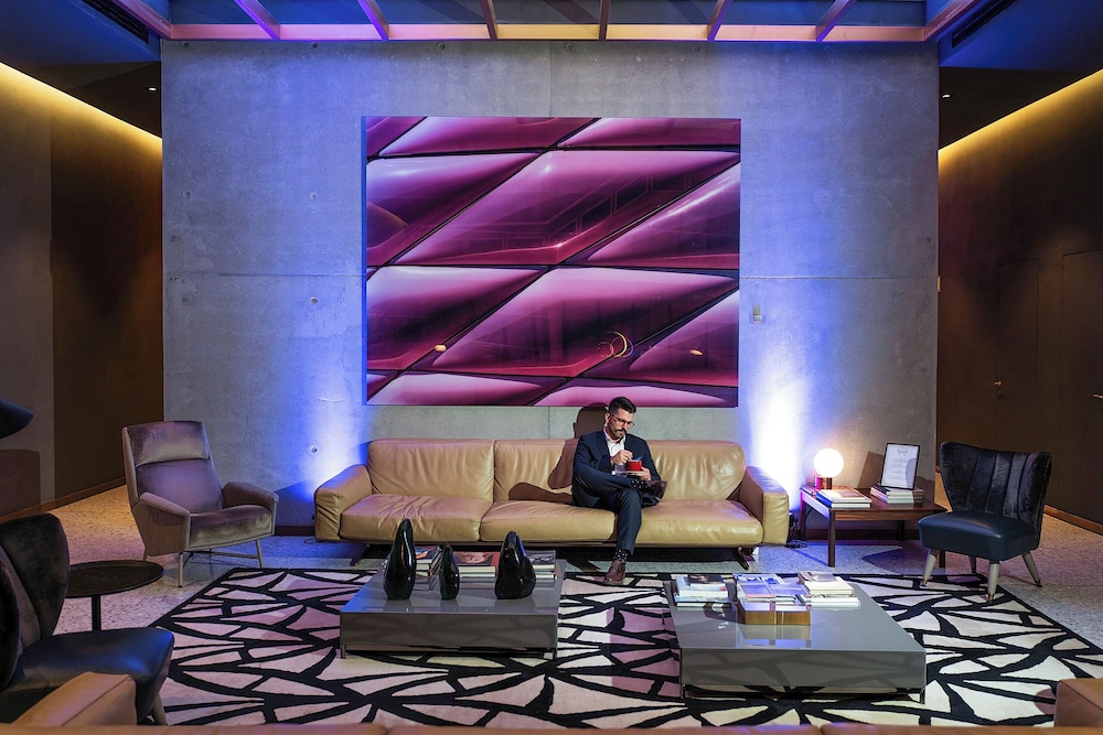 Room Mate Collection Gerard, Barcelona — Hotel building in Barcelona, Catalonia