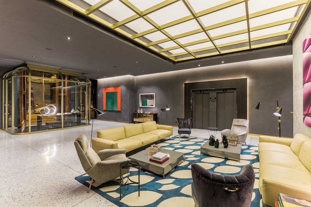 Room Mate Collection Gerard, Barcelona — Hotel building in Barcelona, Catalonia