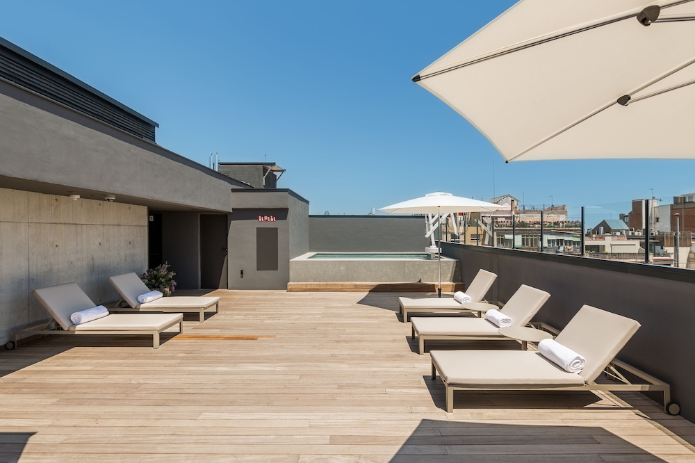 Room Mate Collection Gerard, Barcelona — Swimming pool in Barcelona, Catalonia