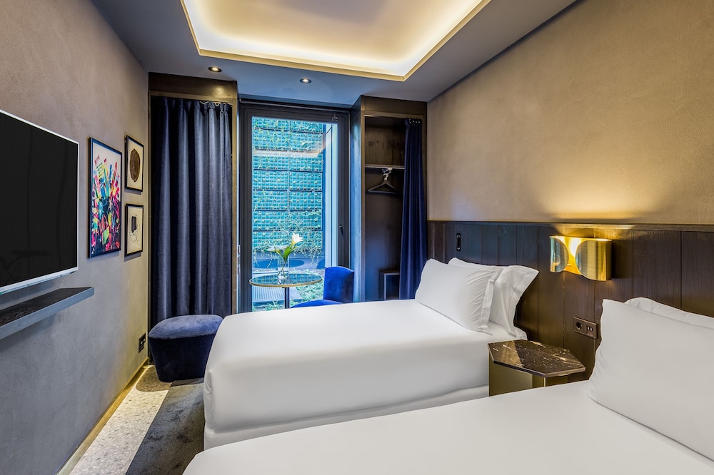 Room Mate Collection Gerard, Barcelona — Hotel rooms in Barcelona, Catalonia