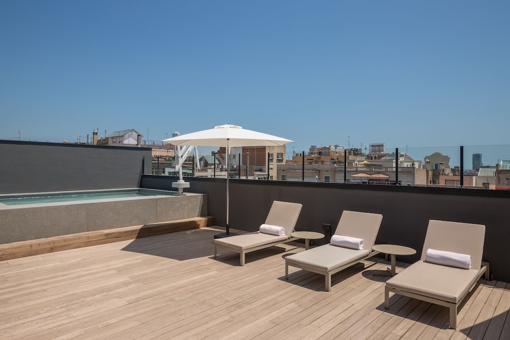 Room Mate Collection Gerard, Barcelona — Swimming pool in Barcelona, Catalonia