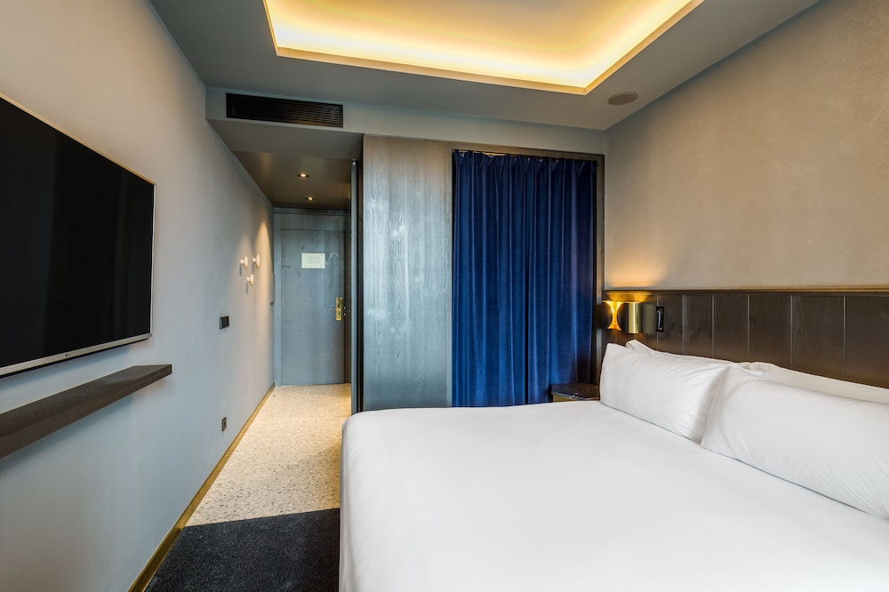 Room Mate Collection Gerard, Barcelona — Hotel rooms in Barcelona, Catalonia