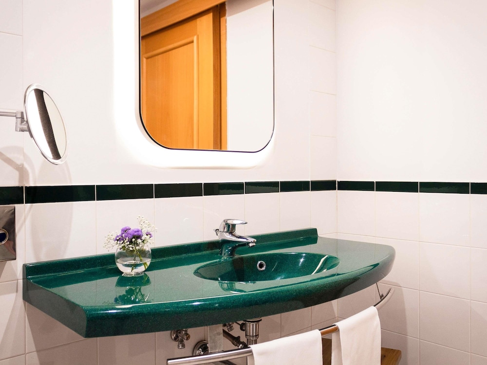 Mercure Roma Corso Trieste — Hotel rooms in Rome, Lazio
