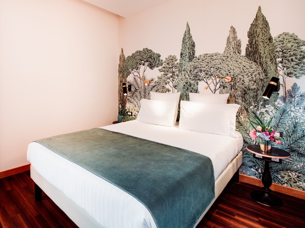 Mercure Roma Corso Trieste — Hotel rooms in Rome, Lazio