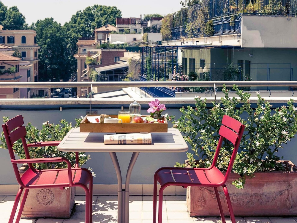 Mercure Roma Corso Trieste — Hotel building in Rome, Lazio