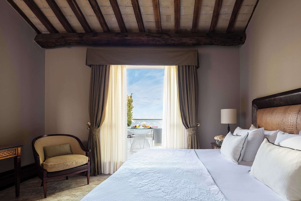 Anantara Palazzo Naiadi Rome Hotel - A Leading Hotel of the World — Hotel rooms in Rome, Lazio