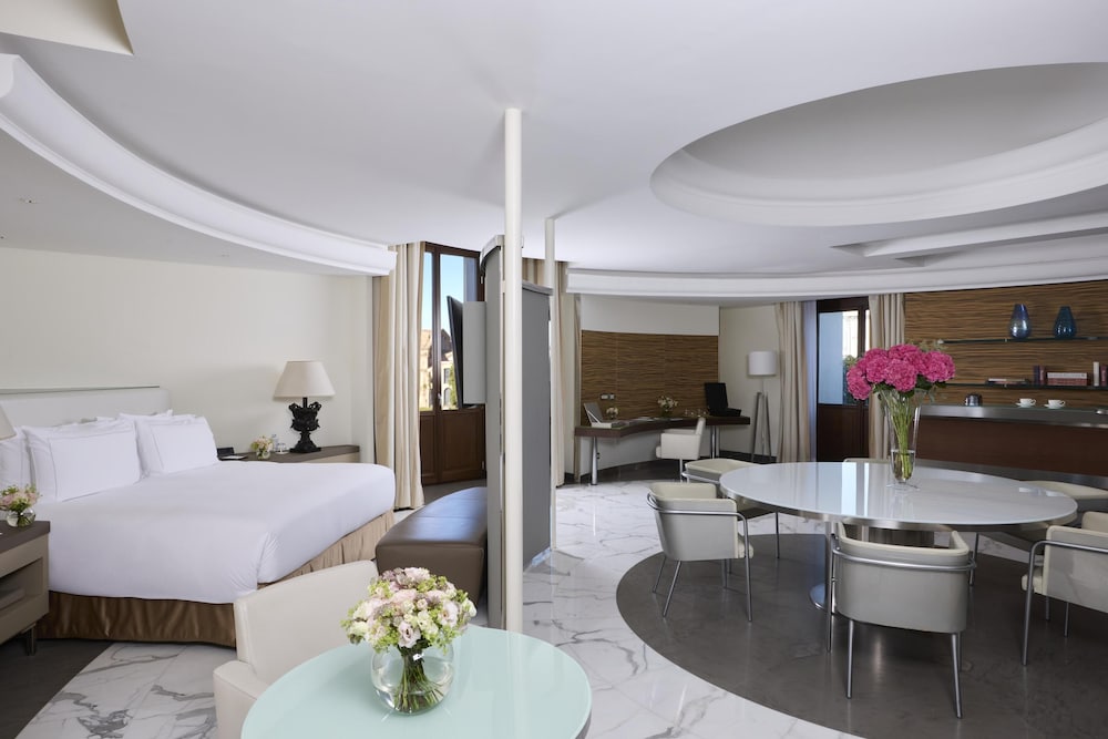 Anantara Palazzo Naiadi Rome Hotel - A Leading Hotel of the World — Hotel rooms in Rome, Lazio