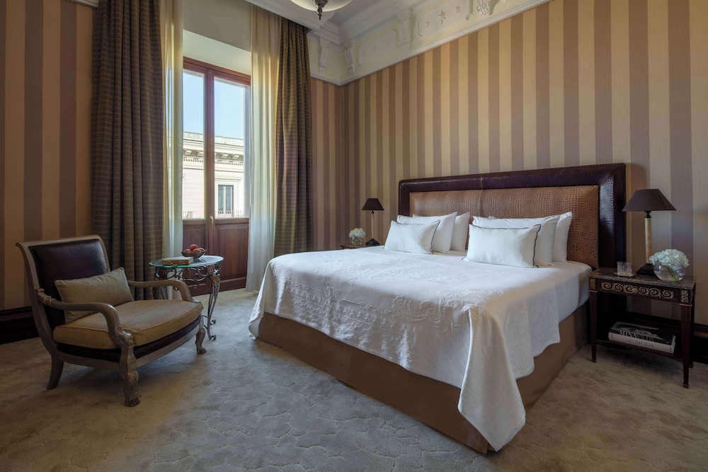 Anantara Palazzo Naiadi Rome Hotel - A Leading Hotel of the World — Hotel rooms in Rome, Lazio
