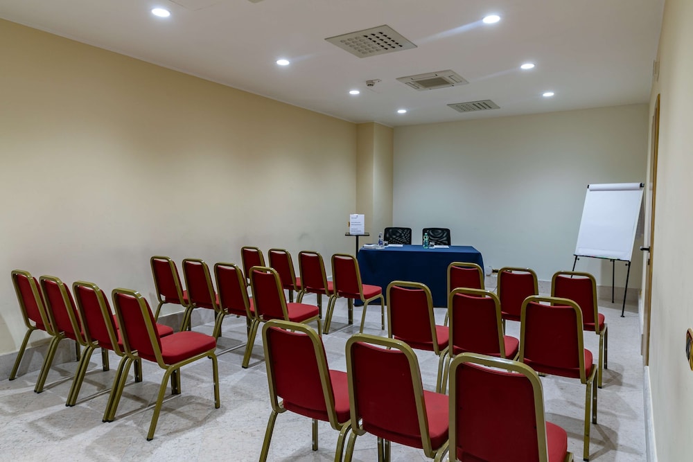 Hotel Cappello D'Oro, BW Signature Collection — Hotel building in Bergamo, Lombardy