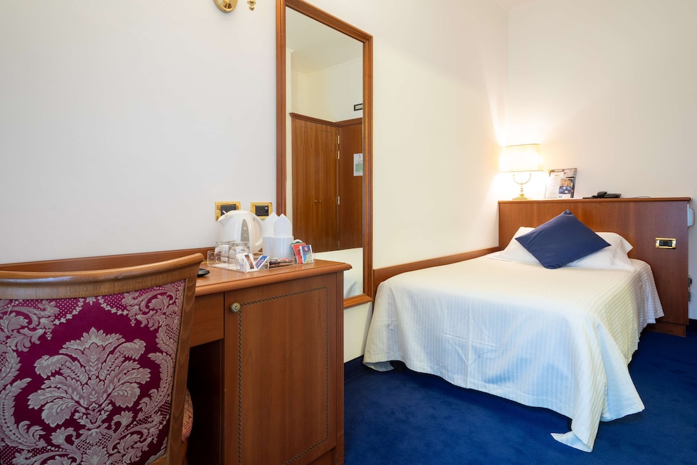 Hotel Cappello D'Oro, BW Signature Collection — Hotel rooms in Bergamo, Lombardy