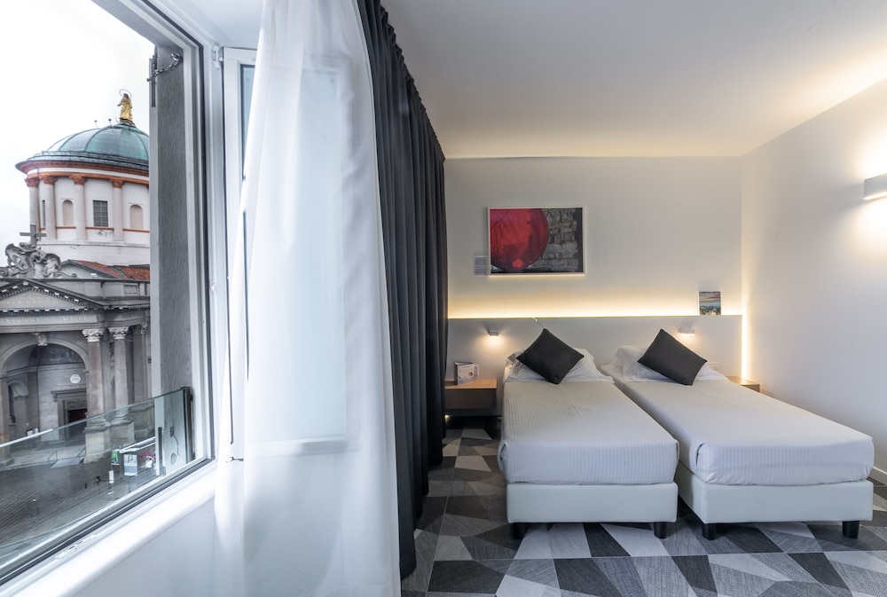 Hotel Cappello D'Oro, BW Signature Collection — Hotel rooms in Bergamo, Lombardy