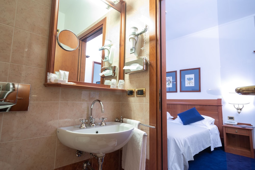 Hotel Cappello D'Oro, BW Signature Collection — Hotel rooms in Bergamo, Lombardy