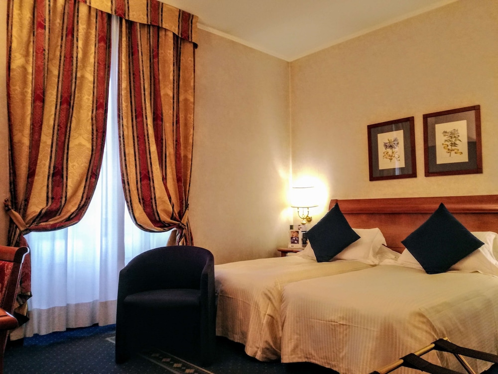 Hotel Cappello D'Oro, BW Signature Collection — Hotel rooms in Bergamo, Lombardy