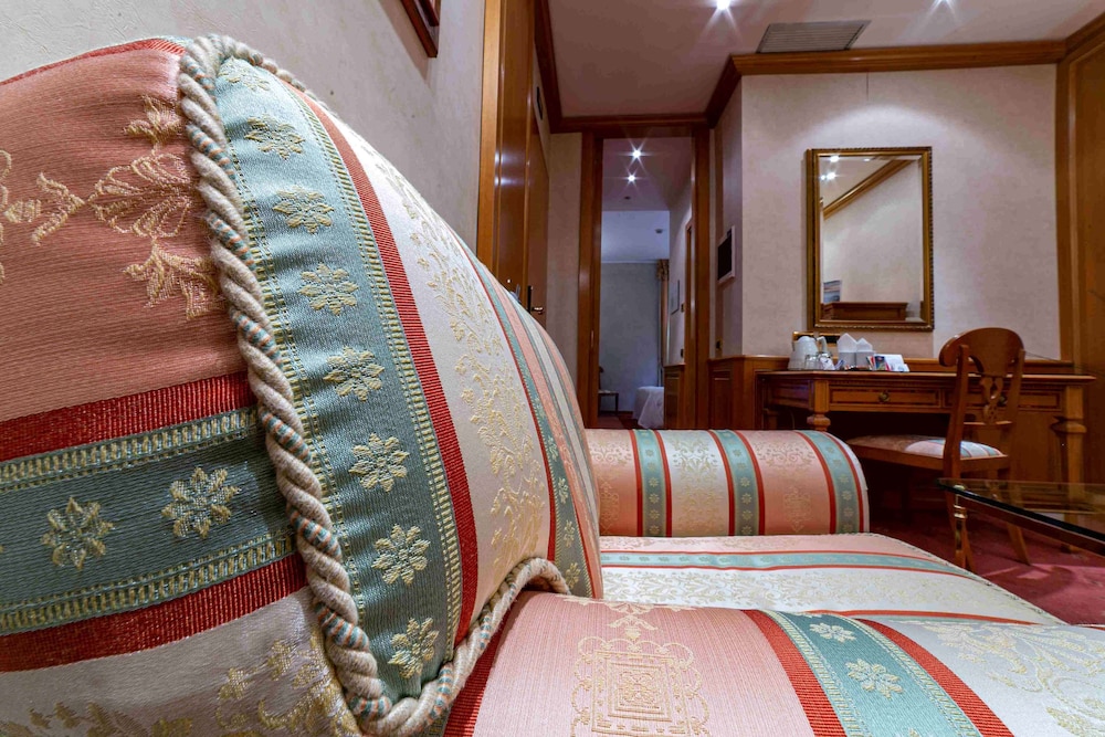 Hotel Cappello D'Oro, BW Signature Collection — Hotel rooms in Bergamo, Lombardy