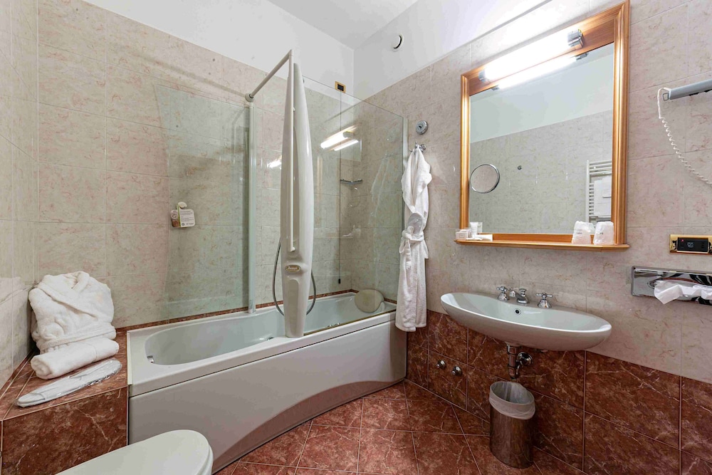 Hotel Cappello D'Oro, BW Signature Collection — Hotel rooms in Bergamo, Lombardy