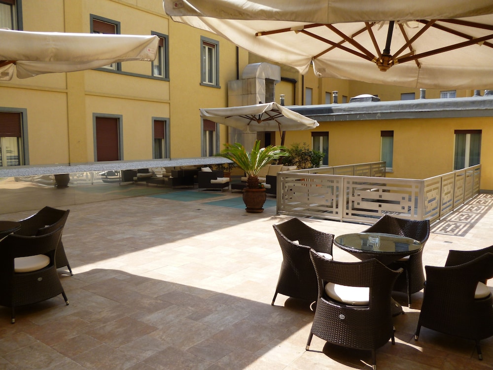 Hotel Cappello D'Oro, BW Signature Collection — Hotel building in Bergamo, Lombardy